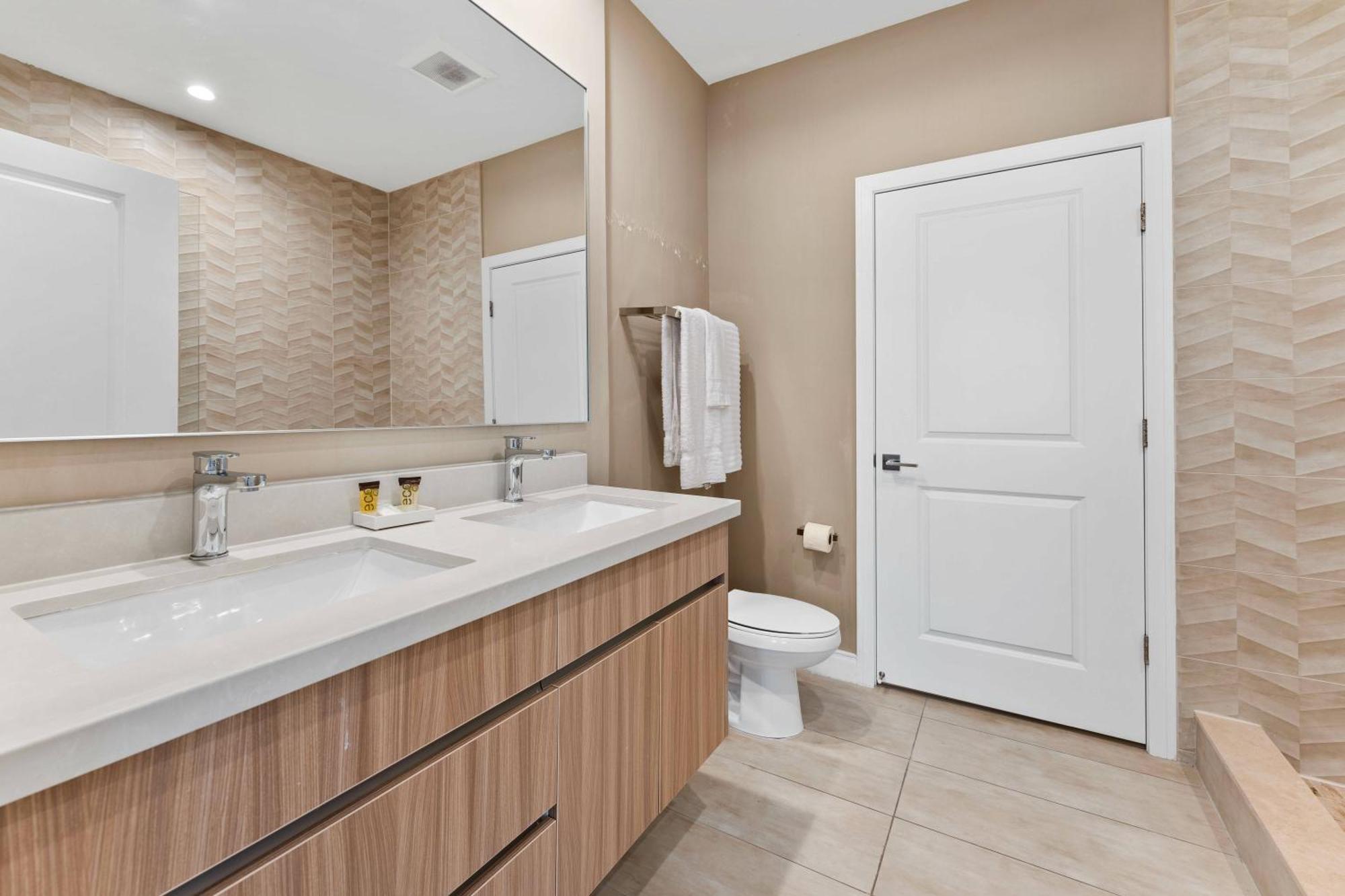 7564 Magic Village 3 Suites Jacuzzi Bbq 8 Min Disney Orlando Bagian luar foto
